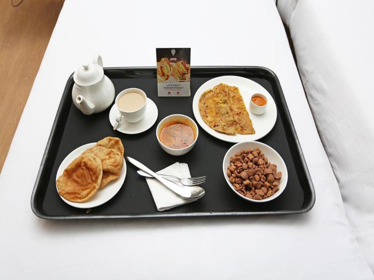 Oyo 23009 Hotel Maxx Lucknow Ngoại thất bức ảnh