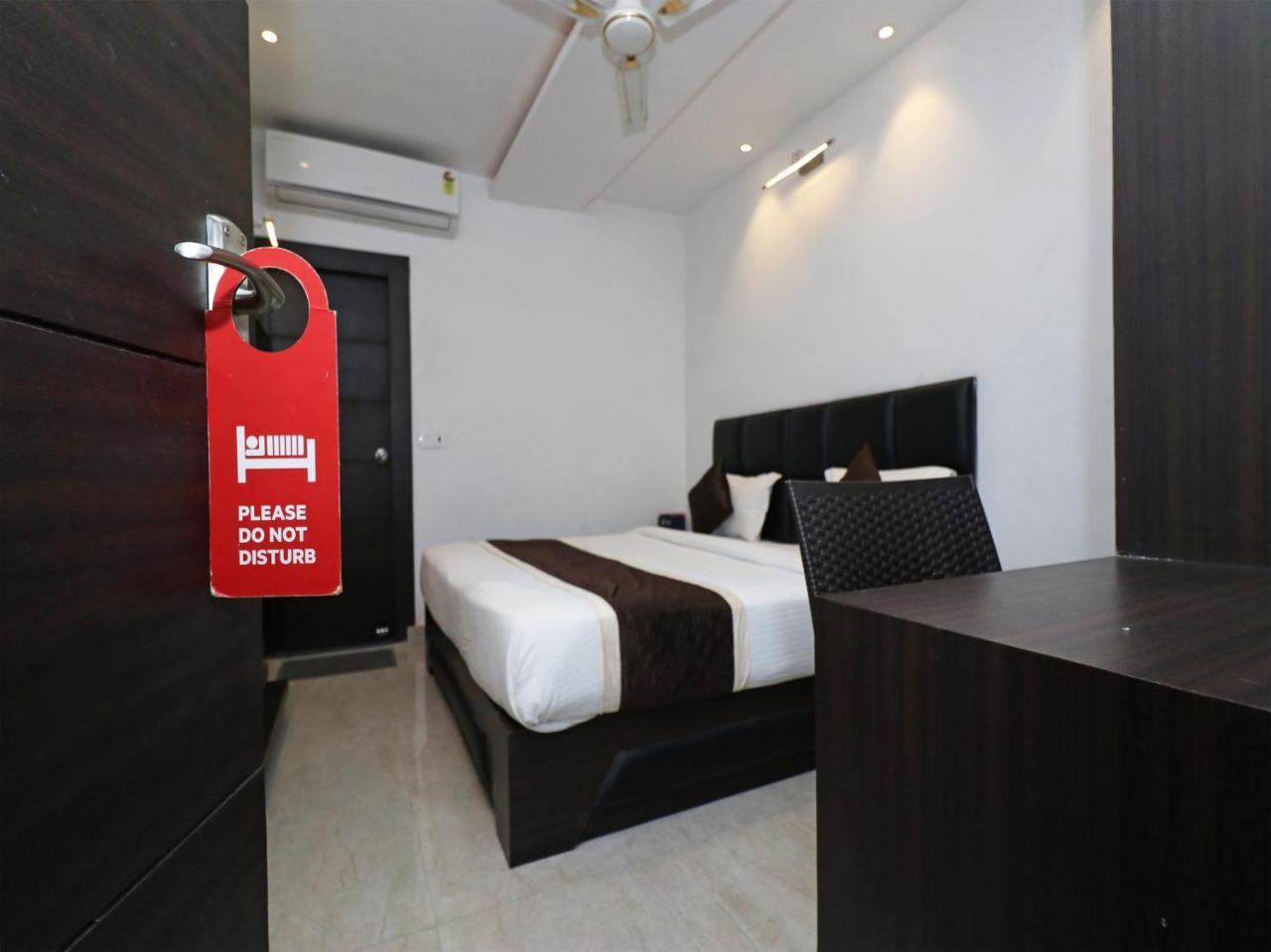 Oyo 23009 Hotel Maxx Lucknow Ngoại thất bức ảnh